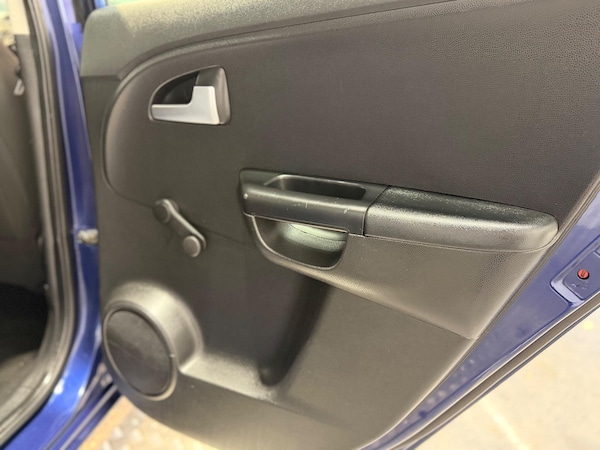 Used Kia Venga 2011 for sale - 76306405: Photo 6