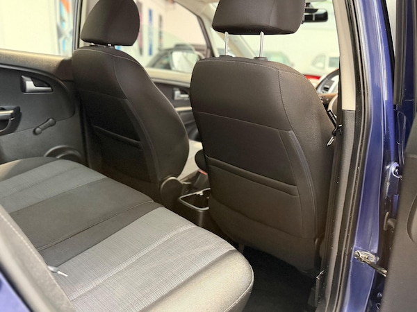 Used Kia Venga 2011 for sale - 76306405: Photo 9