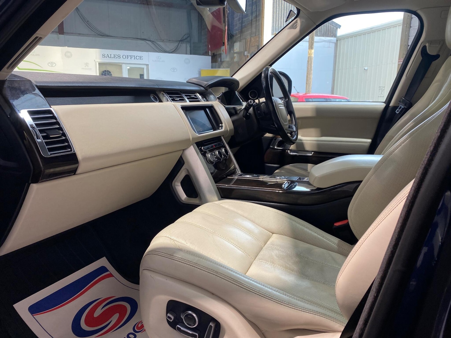 Used Land Rover Range Rover 2016 for sale - 76538281: Photo 2