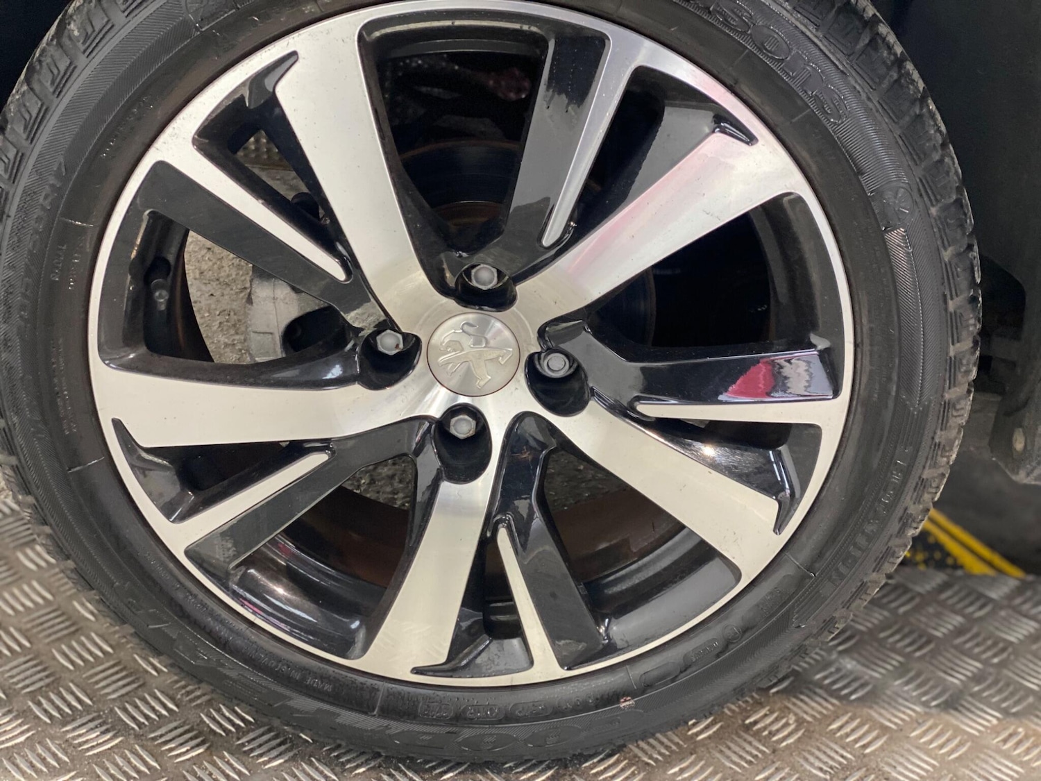 Used Peugeot 2008 2019 for sale - 76645088: Photo 8