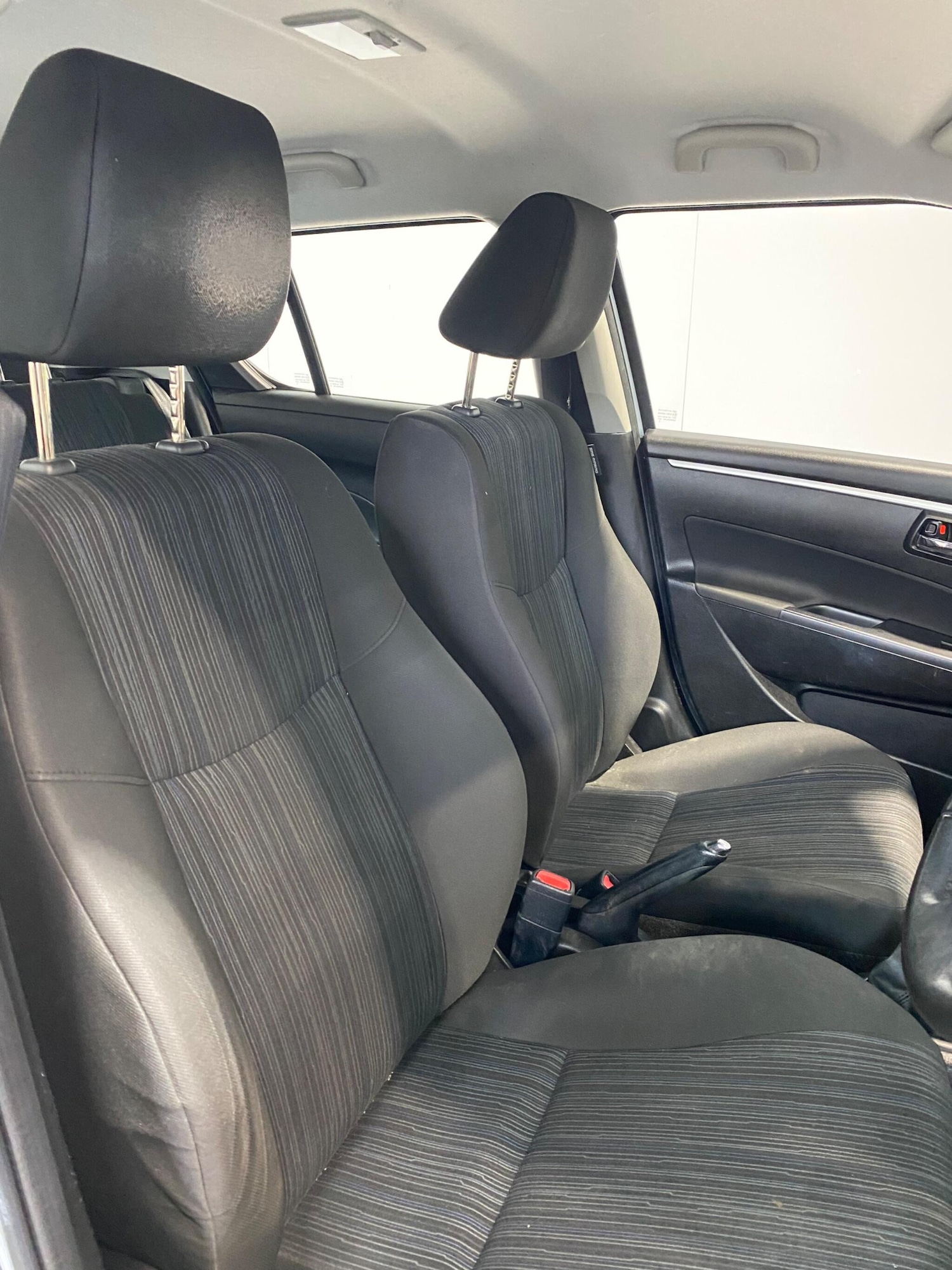 Used Suzuki Swift 2015 for sale - 77737186: Photo 11