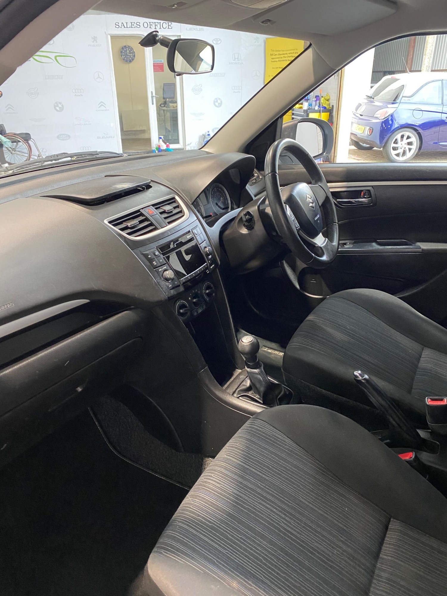 Used Suzuki Swift 2015 for sale - 77737186: Photo 3