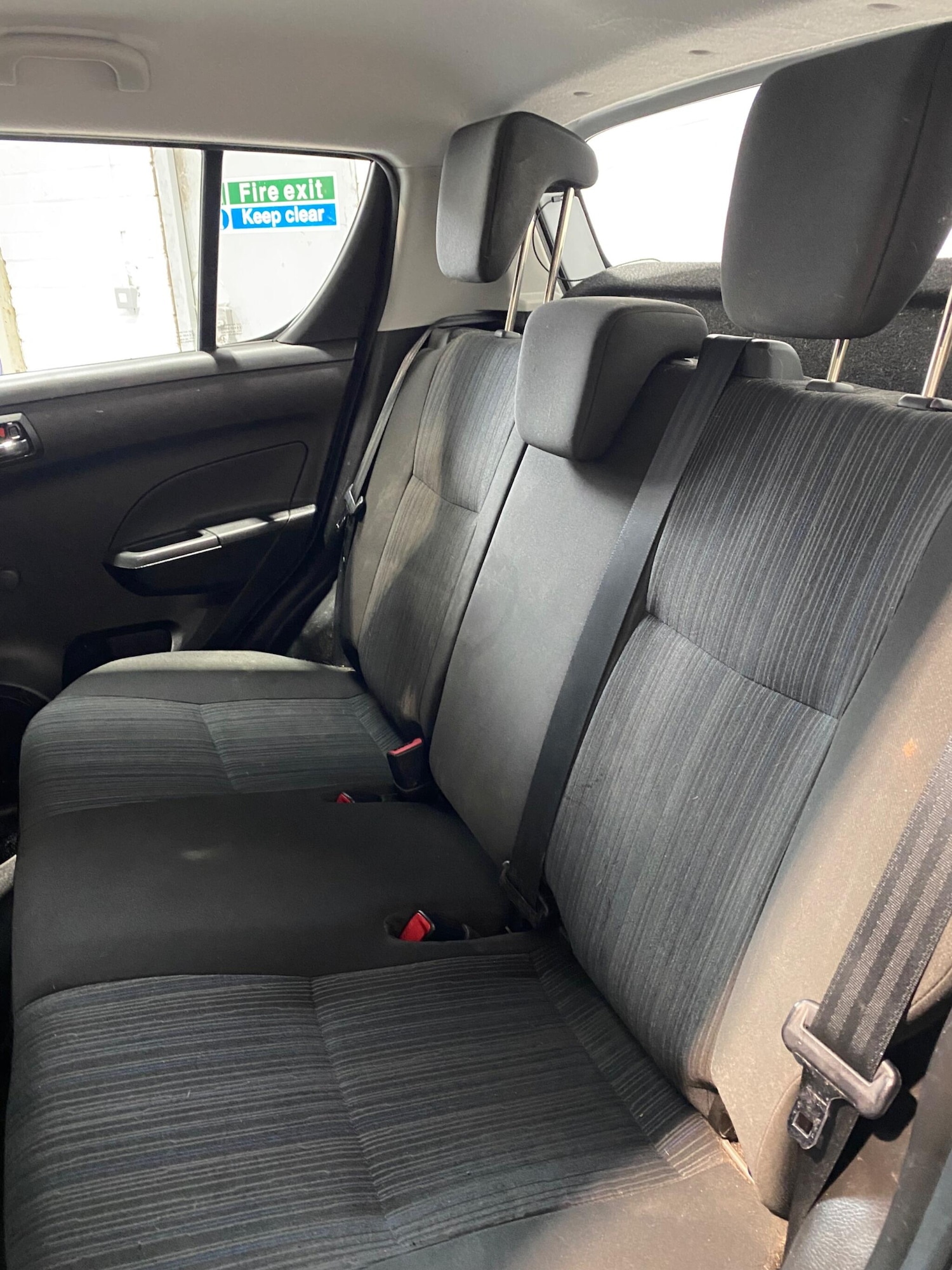 Used Suzuki Swift 2015 for sale - 77737186: Photo 8