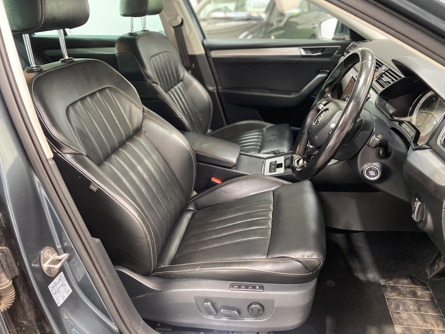 Used Skoda Superb 2021 for sale - 77066444: Photo 2