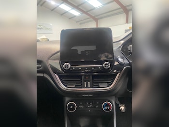 Used Ford Fiesta 2017 for sale - 77696832: Photo