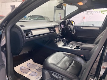 Used Volkswagen Touareg 2014 for sale - 79564873: Photo