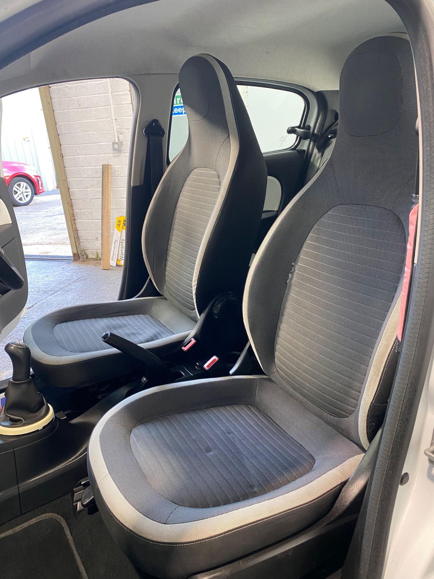 Used Renault Twingo 2016 for sale - 76425798: Photo 5