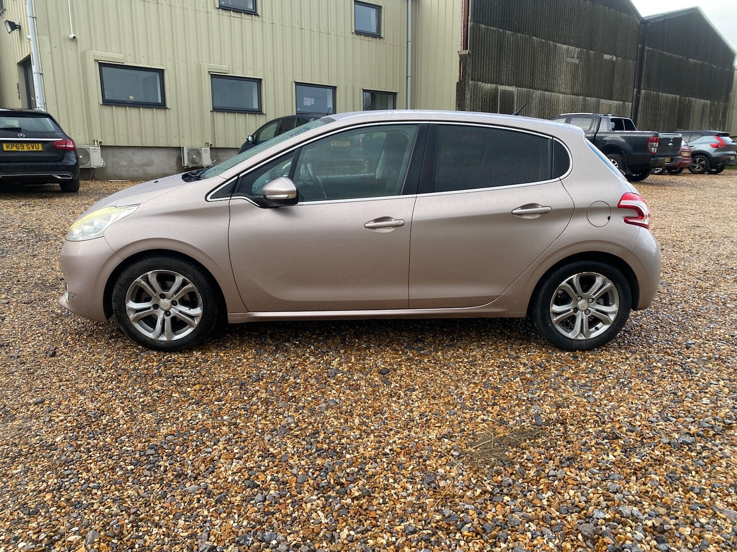 Used Peugeot 208 2013 for sale - 77468078: Photo 11