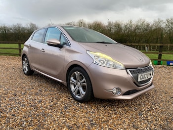 Used Peugeot 208 2013 for sale - 77468078: Photo
