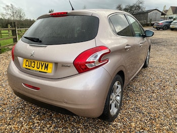 Used Peugeot 208 2013 for sale - 77468078: Photo