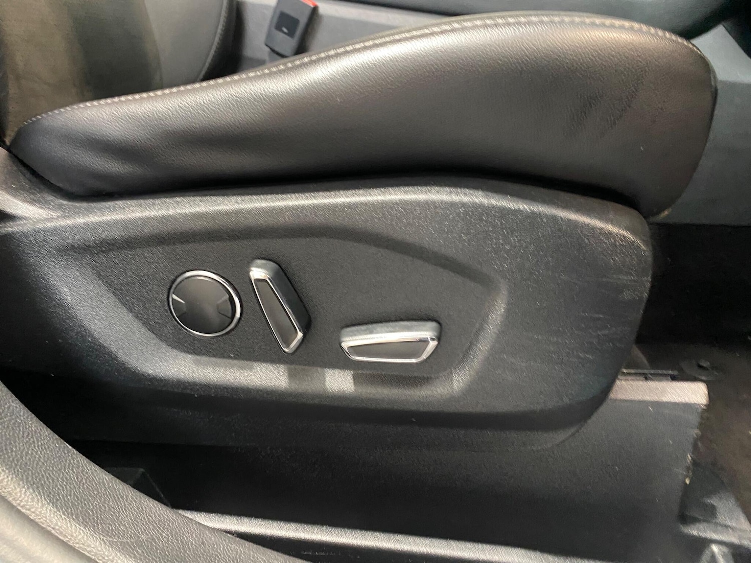 Used Ford Edge 2017 for sale - 76189240: Photo 17