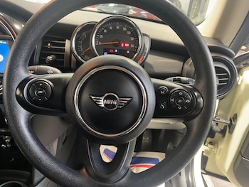 Used MINI Hatch 2018 for sale - 76484469: Photo