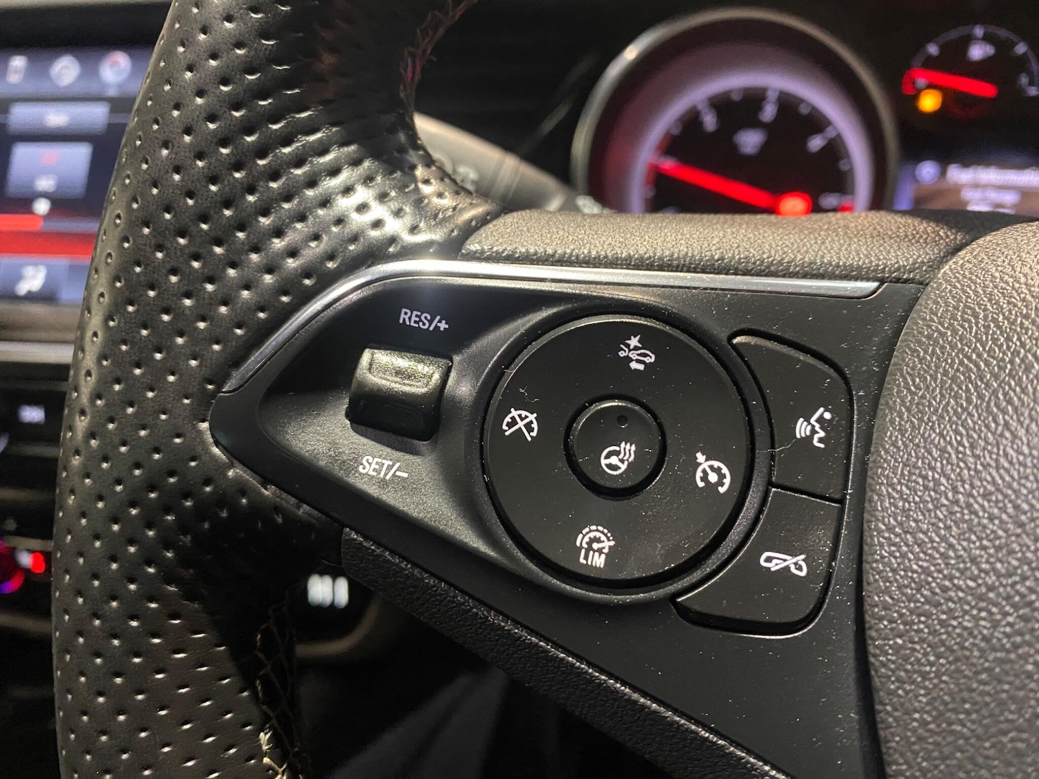 Used Vauxhall Insignia 2018 for sale - 76953547: Photo 16