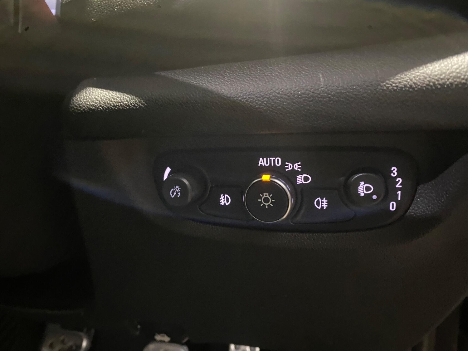 Used Vauxhall Insignia 2018 for sale - 76953547: Photo 18