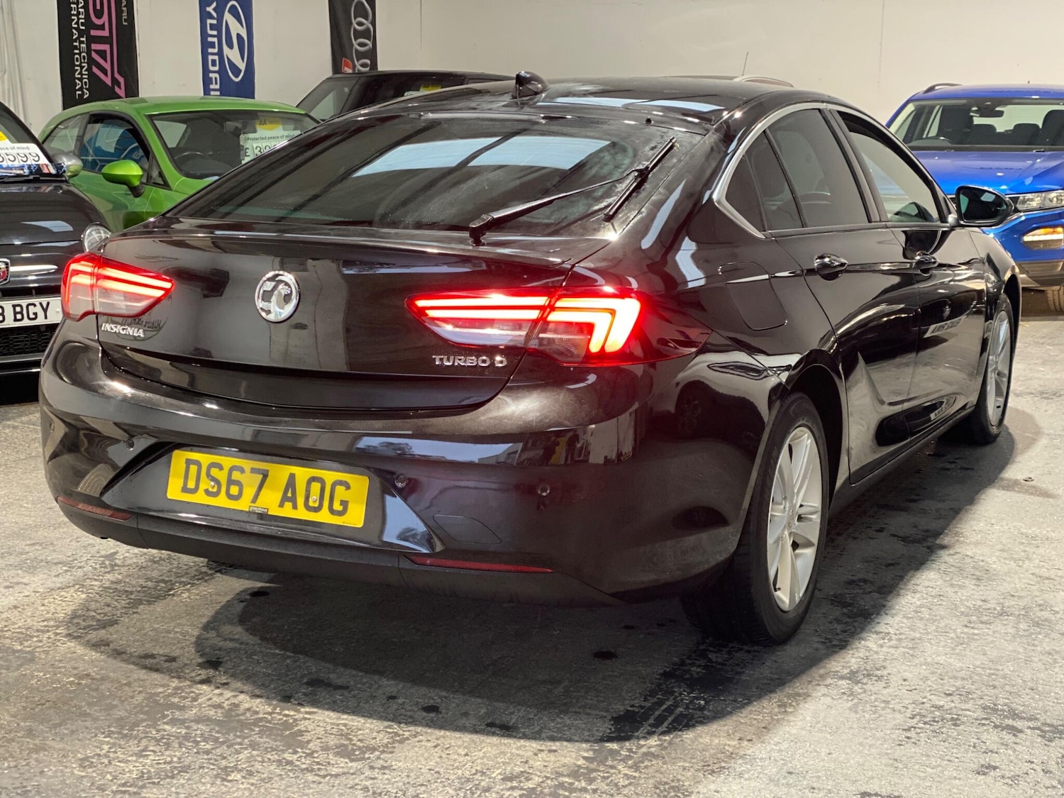 Used Vauxhall Insignia 2018 for sale - 76953547: Photo 2