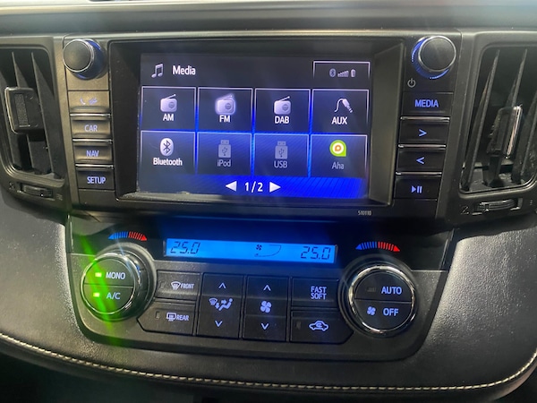Used Toyota RAV4 2017 for sale - 76251430: Photo 14