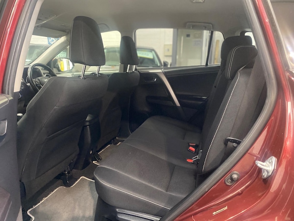 Used Toyota RAV4 2017 for sale - 76251430: Photo 5