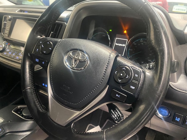 Used Toyota RAV4 2017 for sale - 76251430: Photo 8