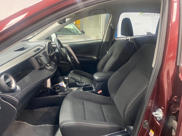 Used Toyota RAV4 2017 for sale - 76251430: Photo 9