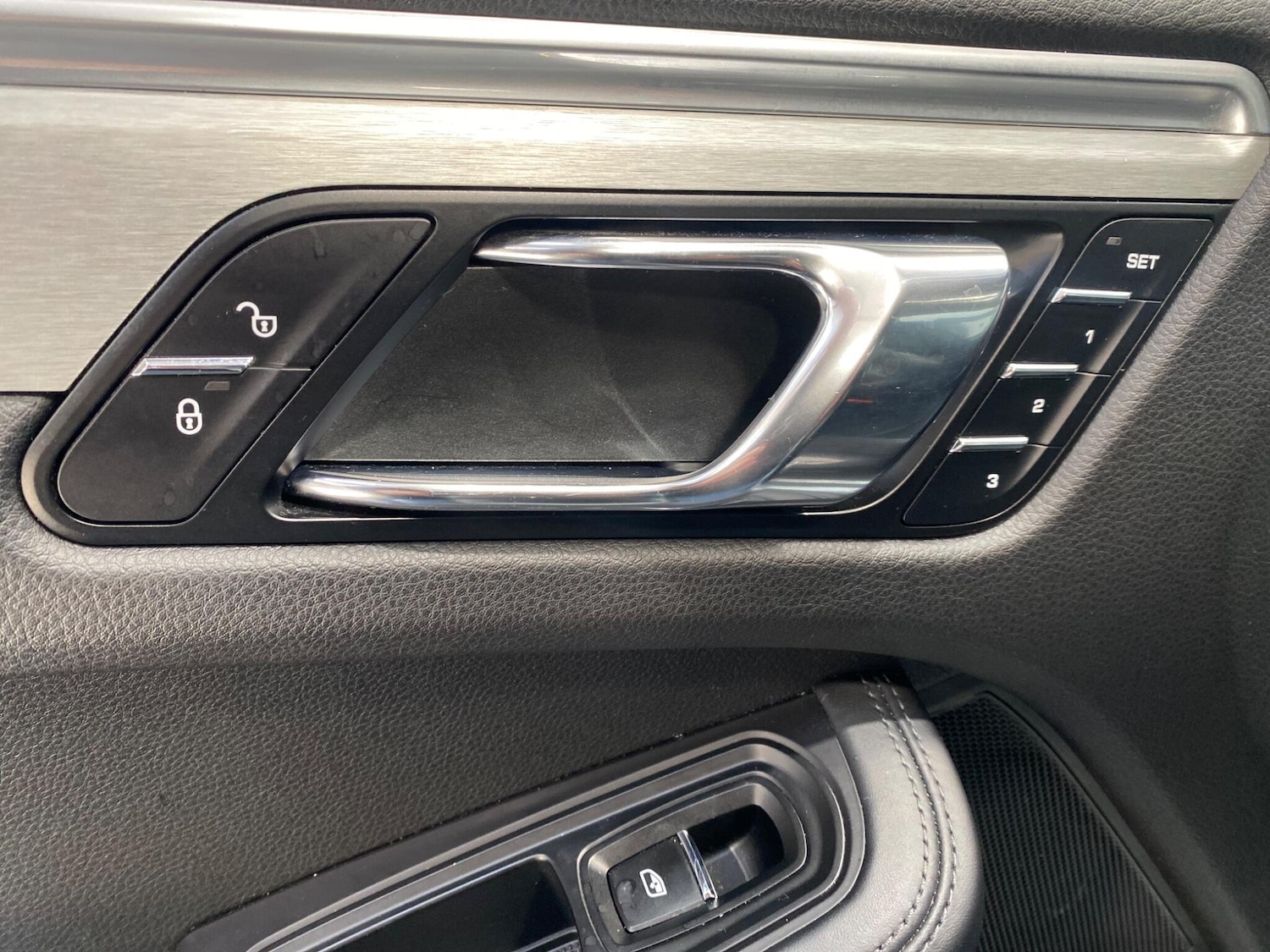 Used Porsche Macan 2017 for sale - 76659214: Photo 12