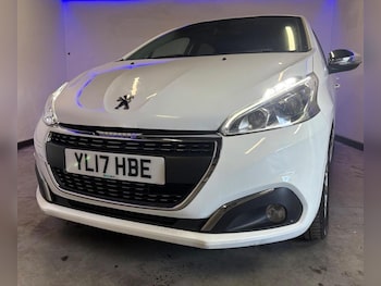 Used Peugeot 208 2017 for sale - 77025297: Photo