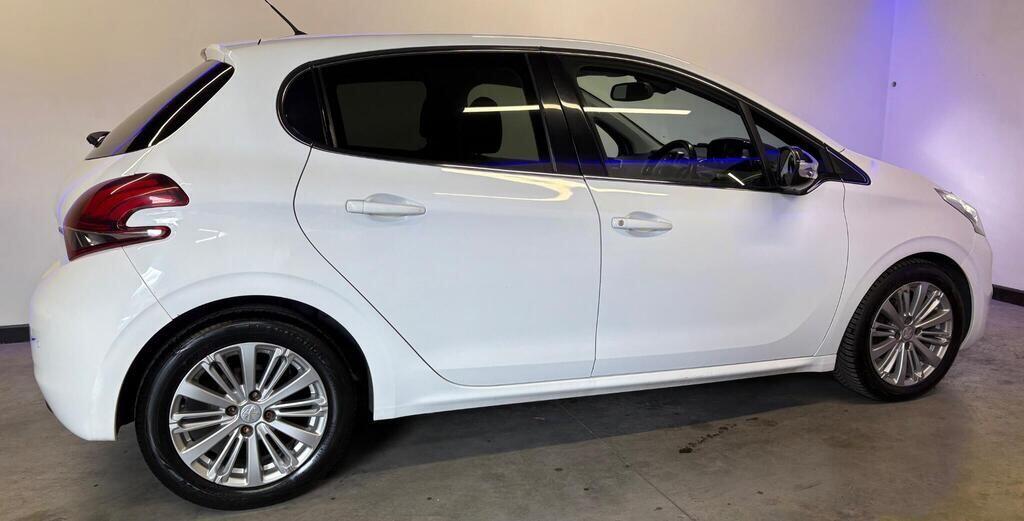 Used Peugeot 208 2017 for sale - 77025297: Photo 6