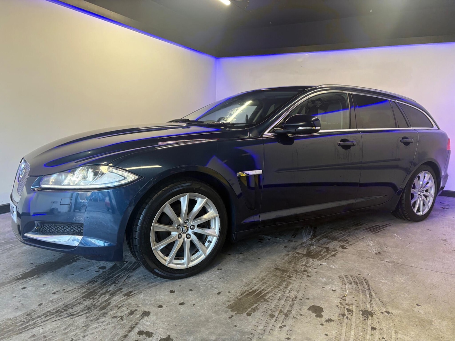 Used Jaguar XF 2013 for sale - 77025300: Photo 4