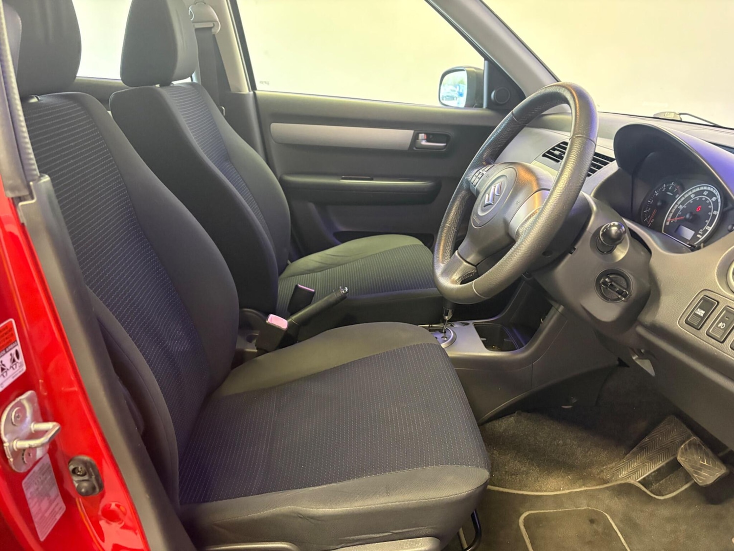 Used Suzuki Swift 2010 for sale - 77882958: Photo 12