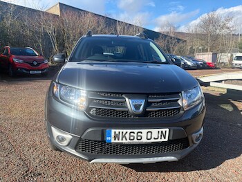 Used Dacia Sandero Stepway 2016 for sale - 77695924: Photo