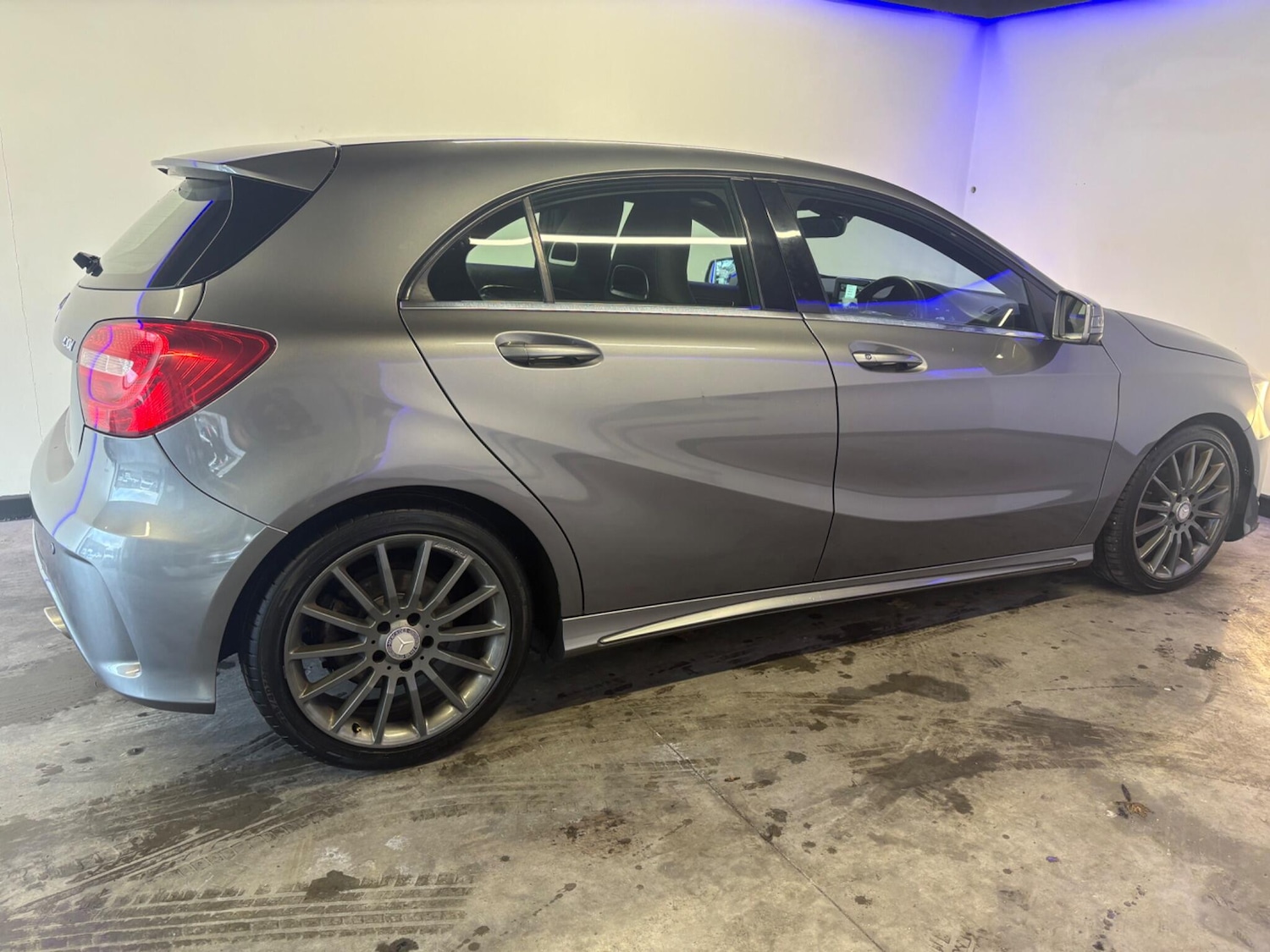 Used Mercedes-Benz A-Class 2014 for sale - 77305529: Photo 4