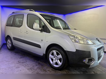 Used Peugeot Partner Tepee 2011 for sale - 77029842: Photo