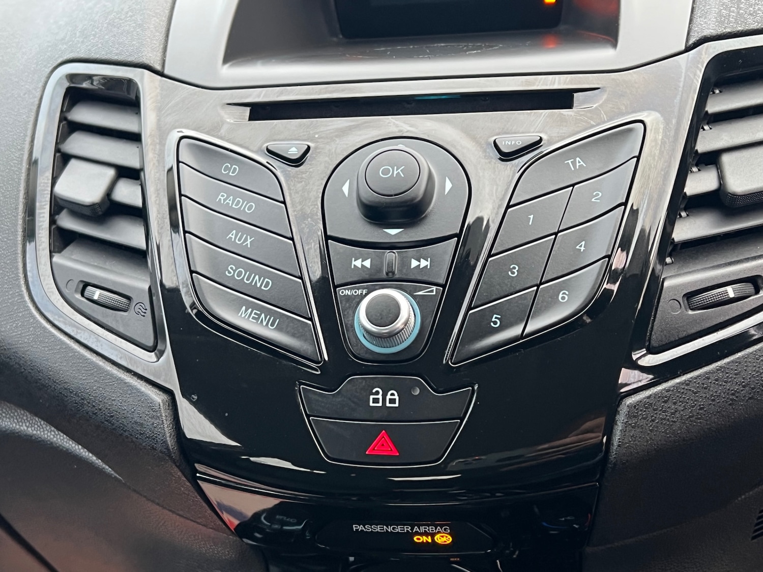 Used Ford Fiesta 2013 for sale - 77189629: Photo 25