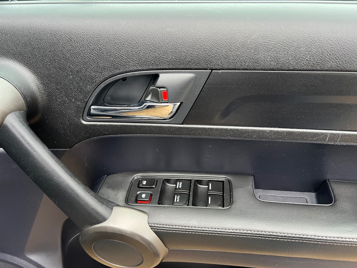 Used Honda CR-V 2010 for sale - 76979932: Photo 28