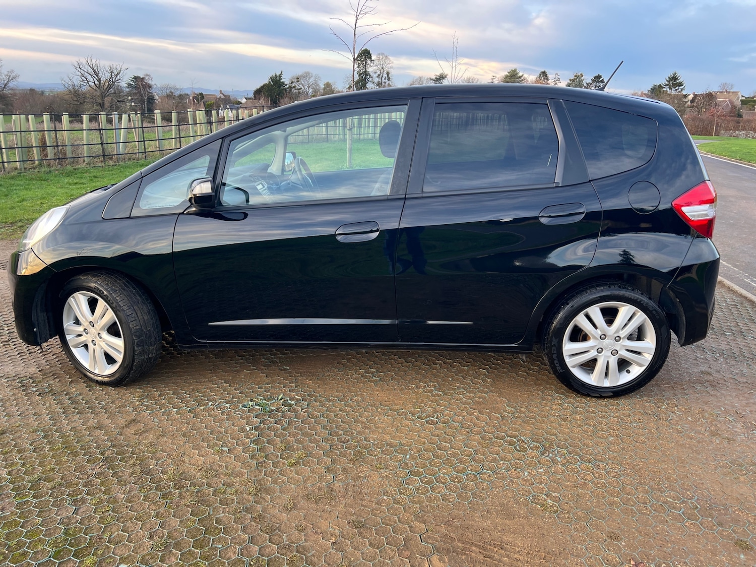 Used Honda Jazz 2013 for sale - 76935410: Photo 3