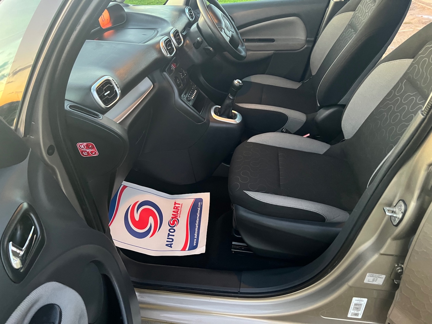 Used Citroen C3 Picasso 2011 for sale - 76627042: Photo 17