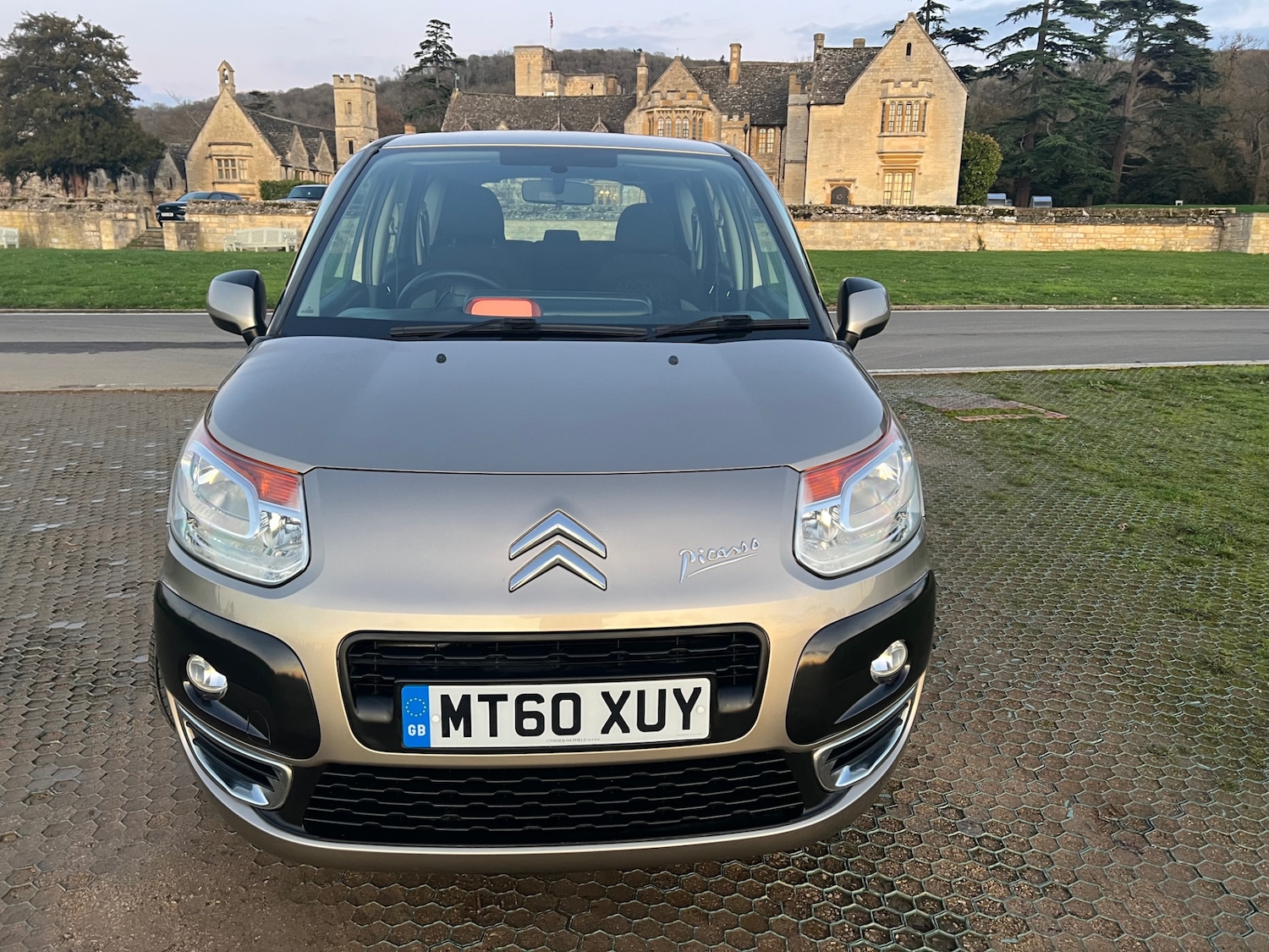 Used Citroen C3 Picasso 2011 for sale - 76627042: Photo 2