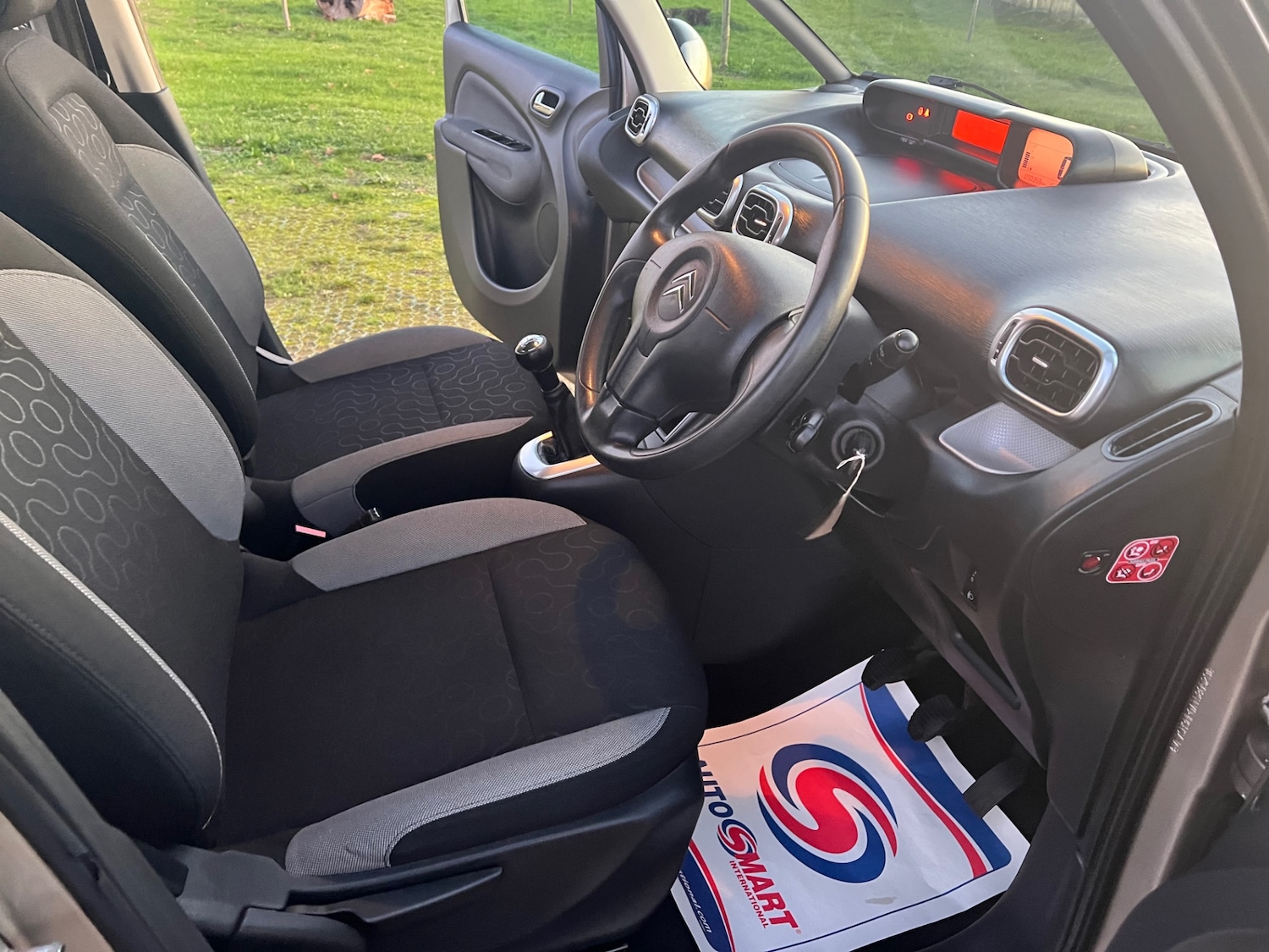 Used Citroen C3 Picasso 2011 for sale - 76627042: Photo 20