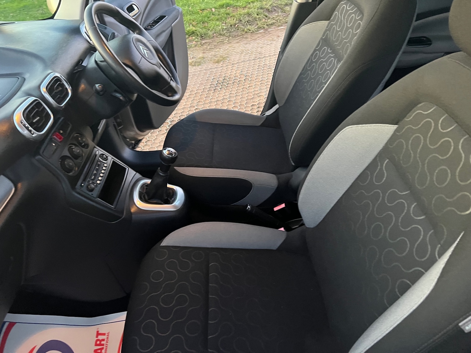 Used Citroen C3 Picasso 2011 for sale - 76627042: Photo 25