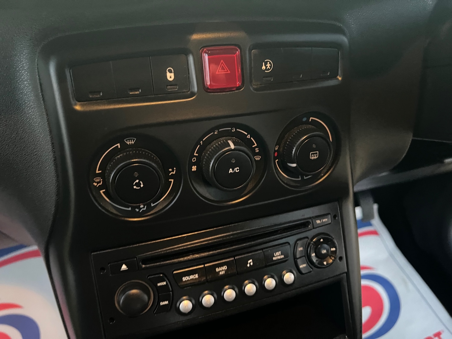 Used Citroen C3 Picasso 2011 for sale - 76627042: Photo 28