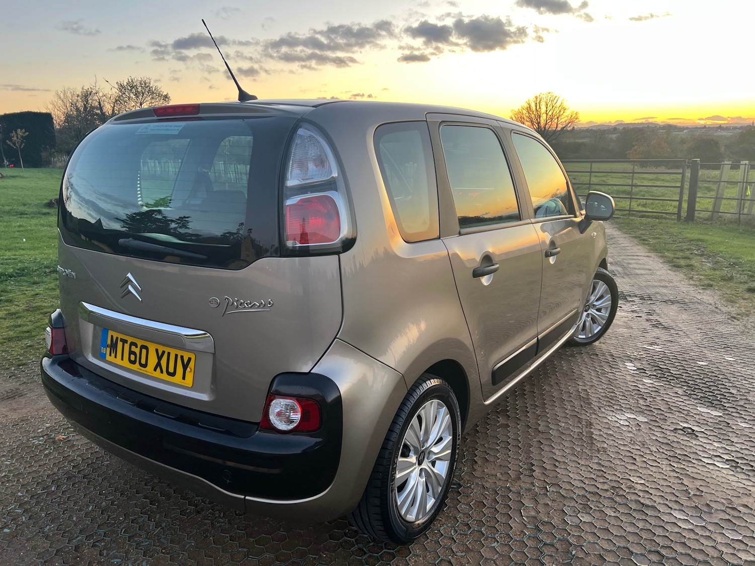 Used Citroen C3 Picasso 2011 for sale - 76627042: Photo 7