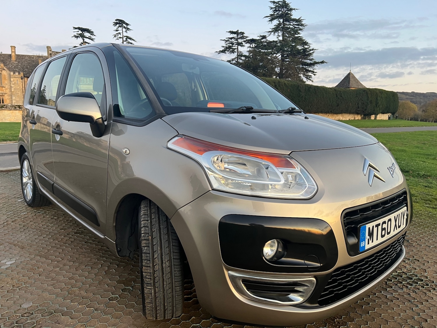 Used Citroen C3 Picasso 2011 for sale - 76627042: Photo 9