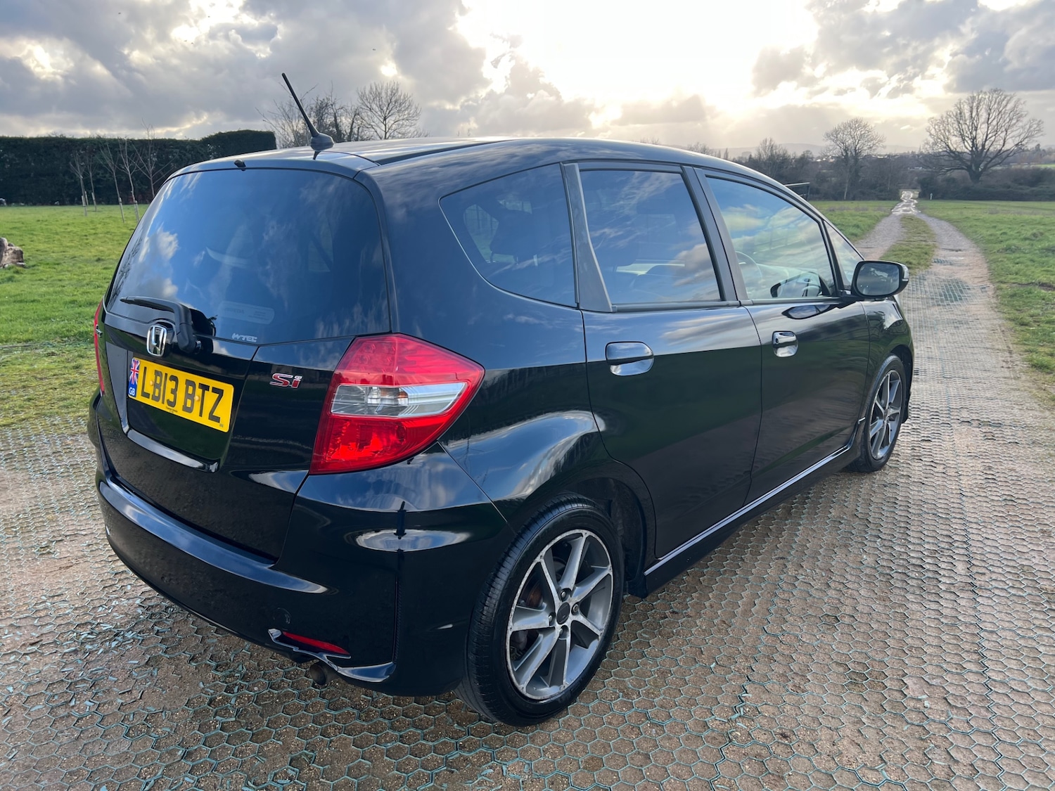 Used Honda Jazz 2013 for sale - 77319961: Photo 12