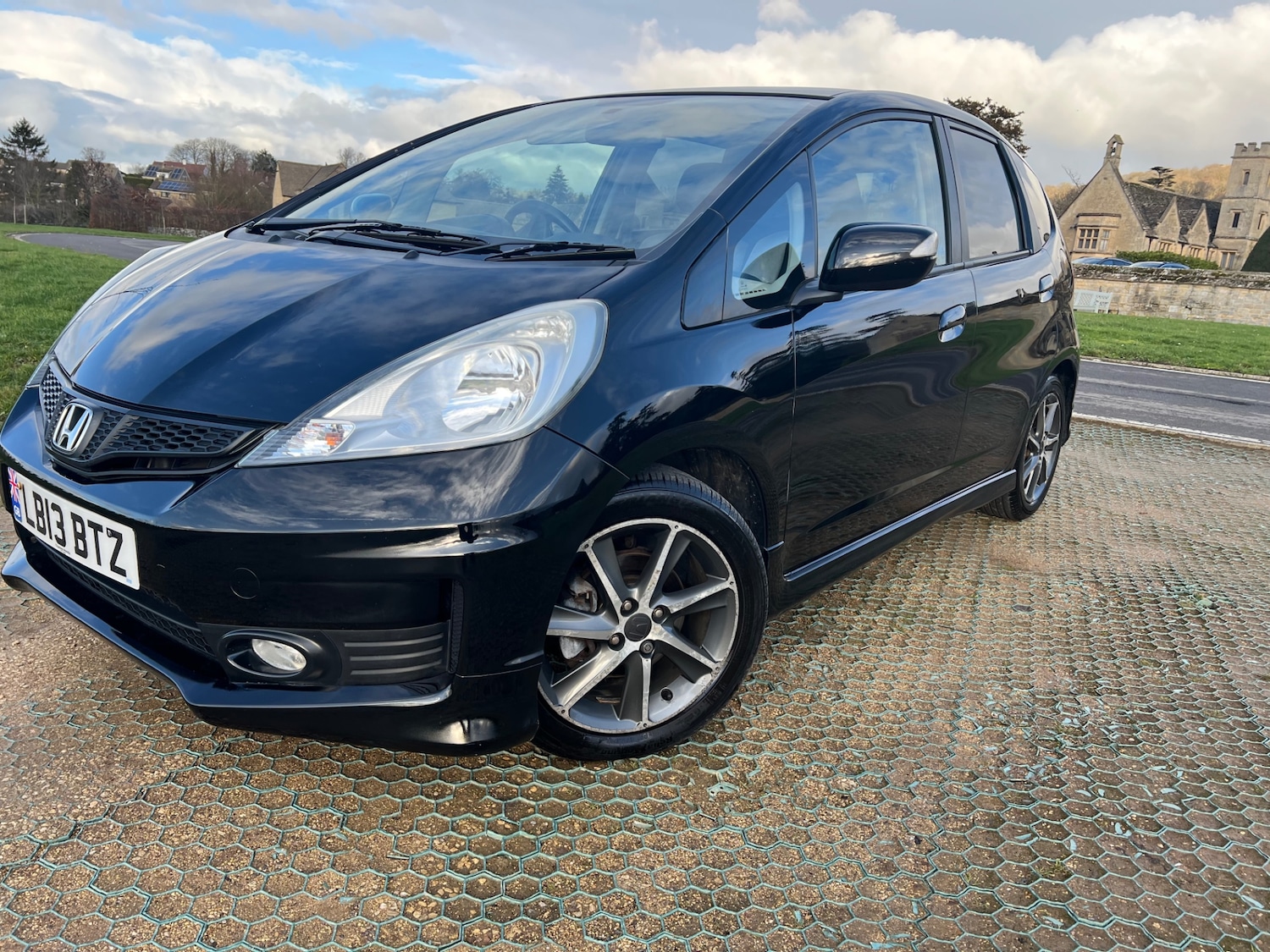 Used Honda Jazz 2013 for sale - 77319961: Photo 2