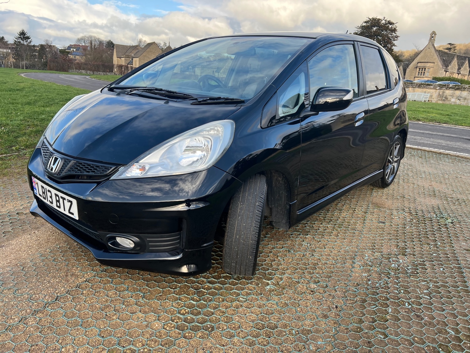 Used Honda Jazz 2013 for sale - 77319961: Photo 6