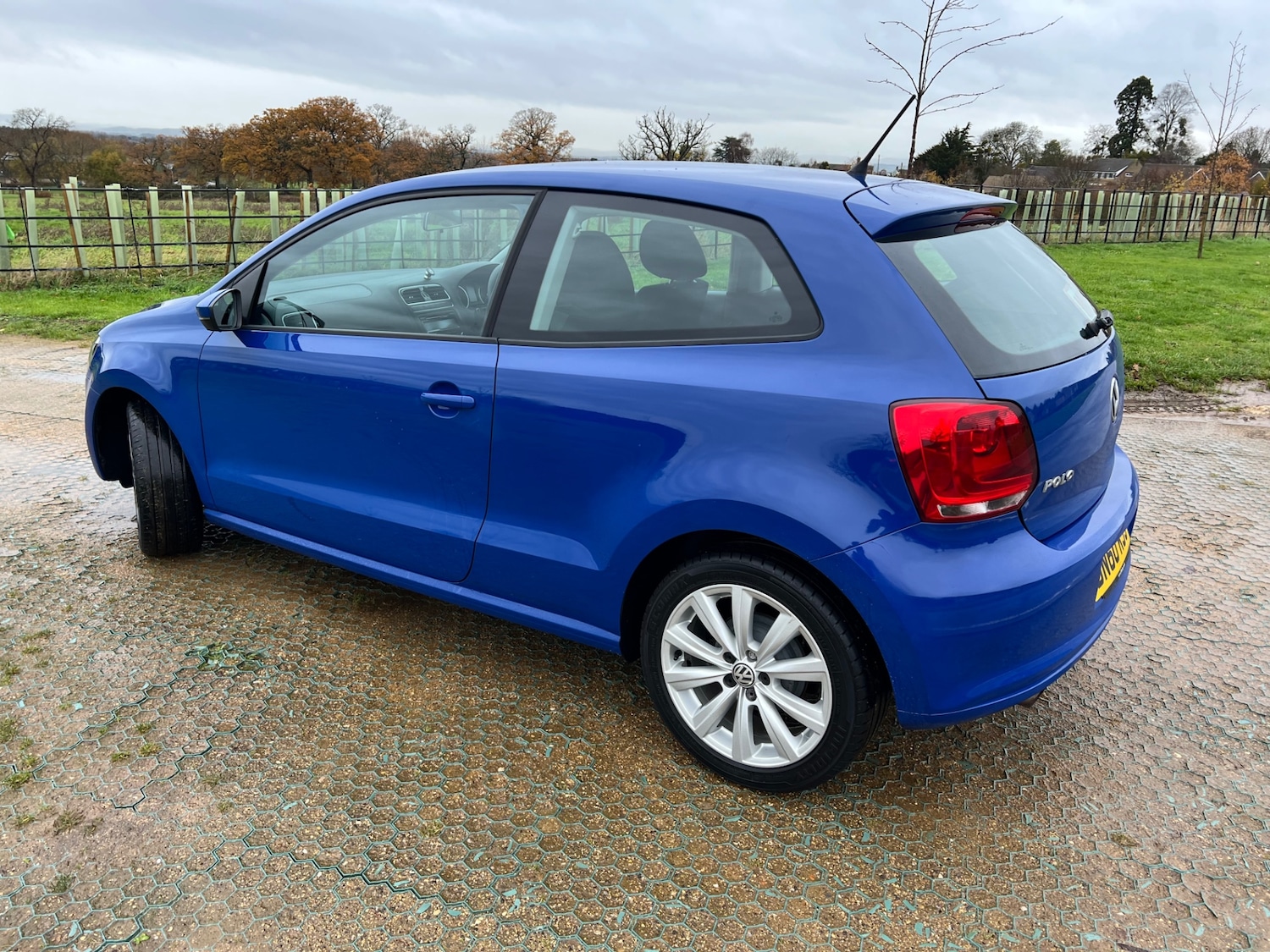 Used Volkswagen Polo 2010 for sale - 76848869: Photo 2