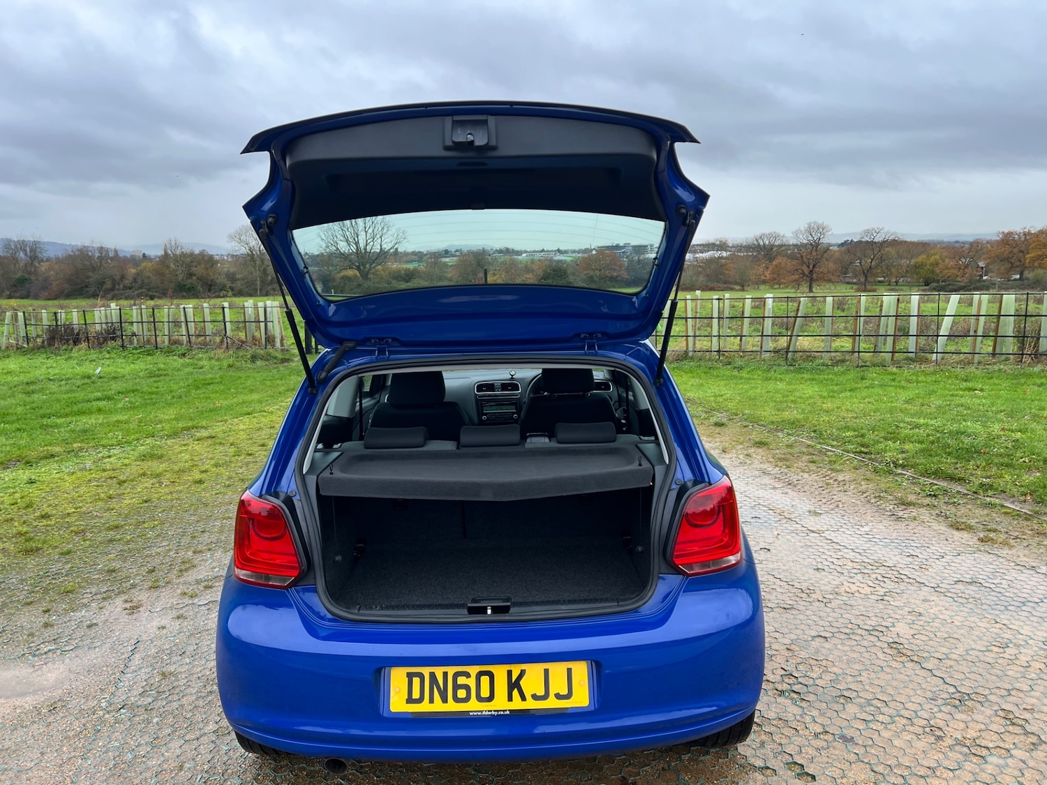 Used Volkswagen Polo 2010 for sale - 76848869: Photo 4