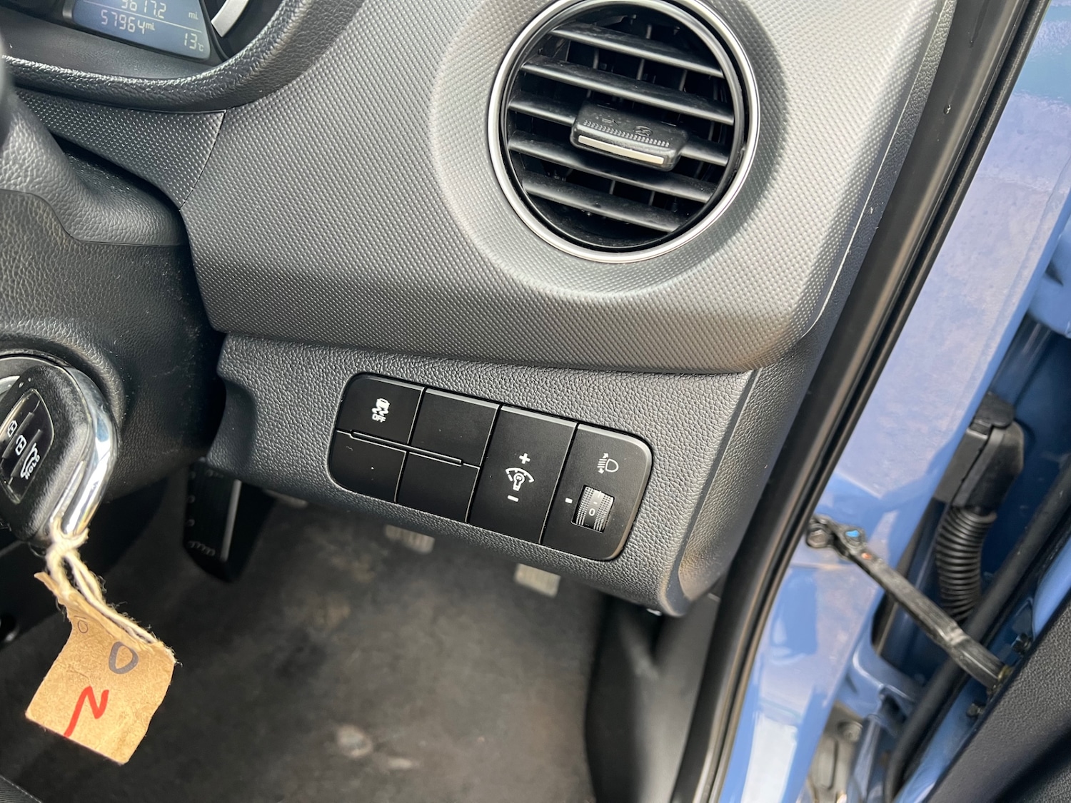 Used Hyundai i10 2017 for sale - 76305716: Photo 19