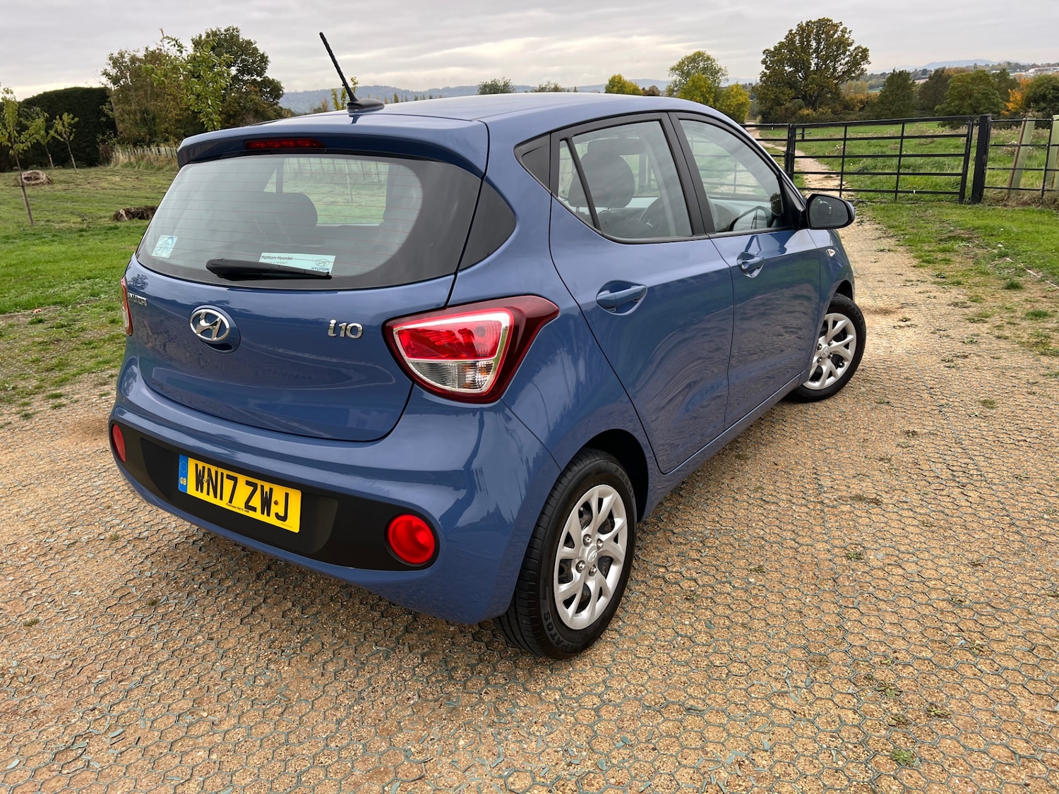 Used Hyundai i10 2017 for sale - 76305716: Photo 6