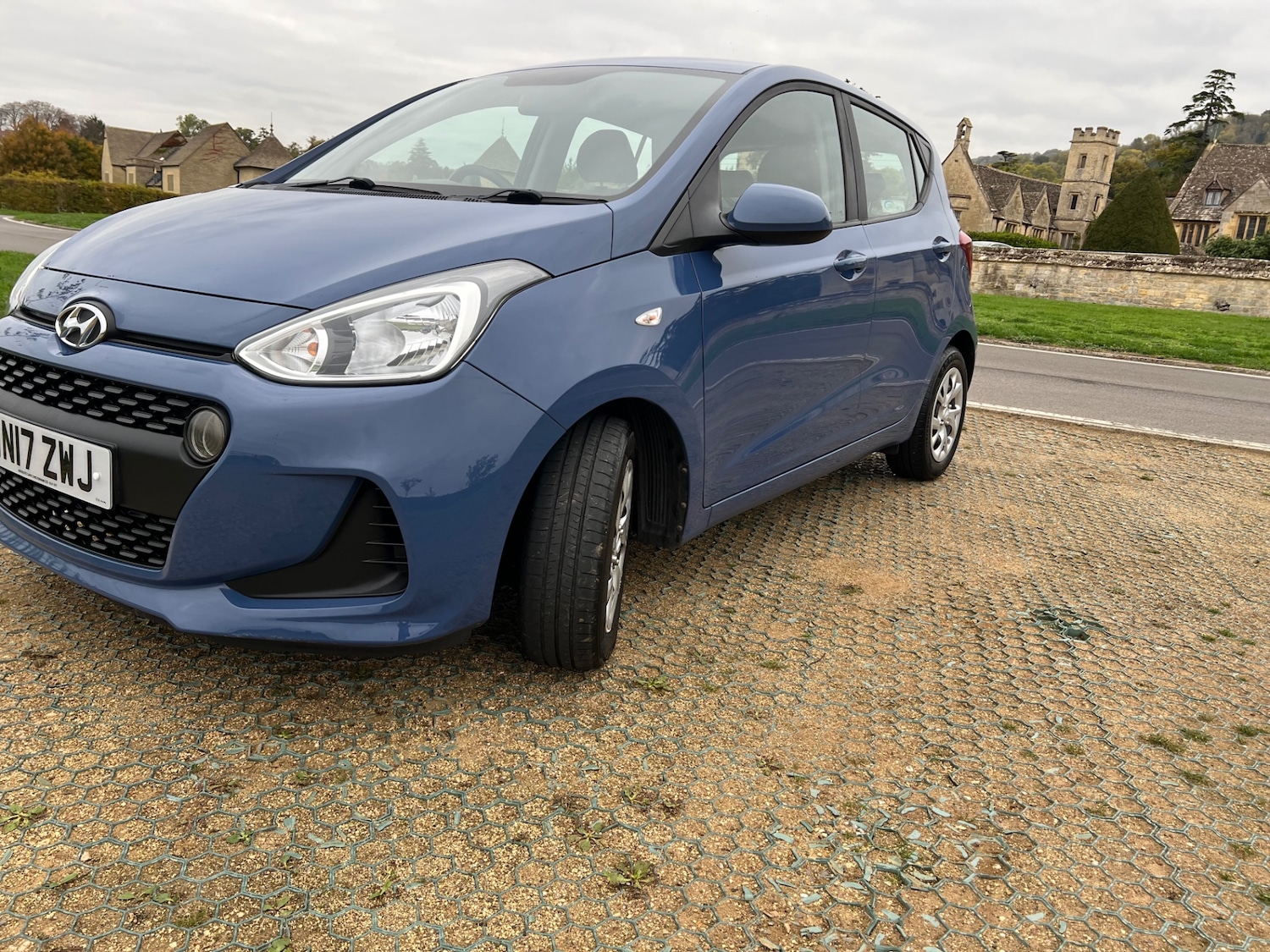 Used Hyundai i10 2017 for sale - 76305716: Photo 9