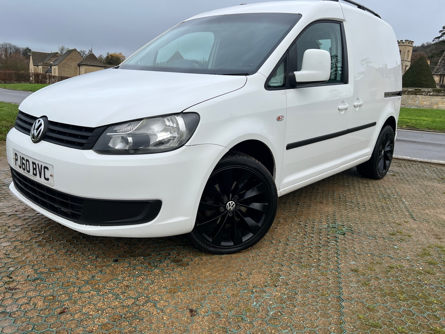 Used Volkswagen Caddy 2010 for sale - 76931674: Photo 2